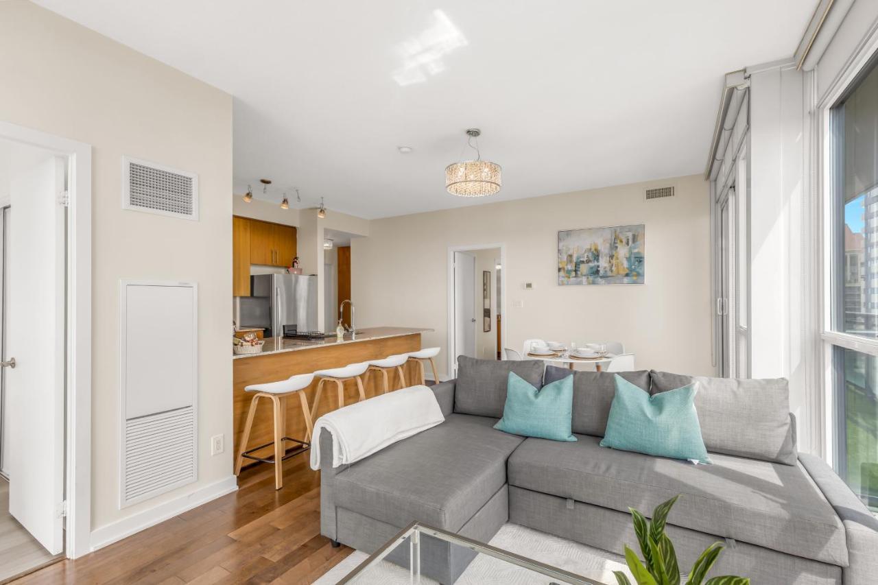 Ultra Luxurious 2.5 Bedroom 2 Full Bathroom 1 Parking Condo Near Sq1 Striking Views Mississauga Exterior foto